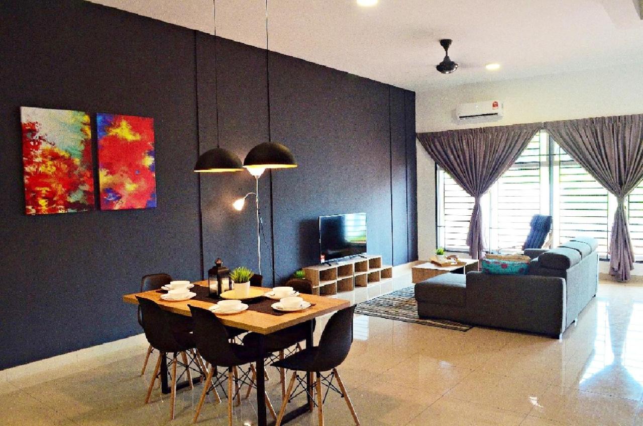 Desaru Cosy Homestay - Near Waterpark, Beach, Rapid -Wifi, Tvbox, Steamboat, Bbq Available Bagian luar foto
