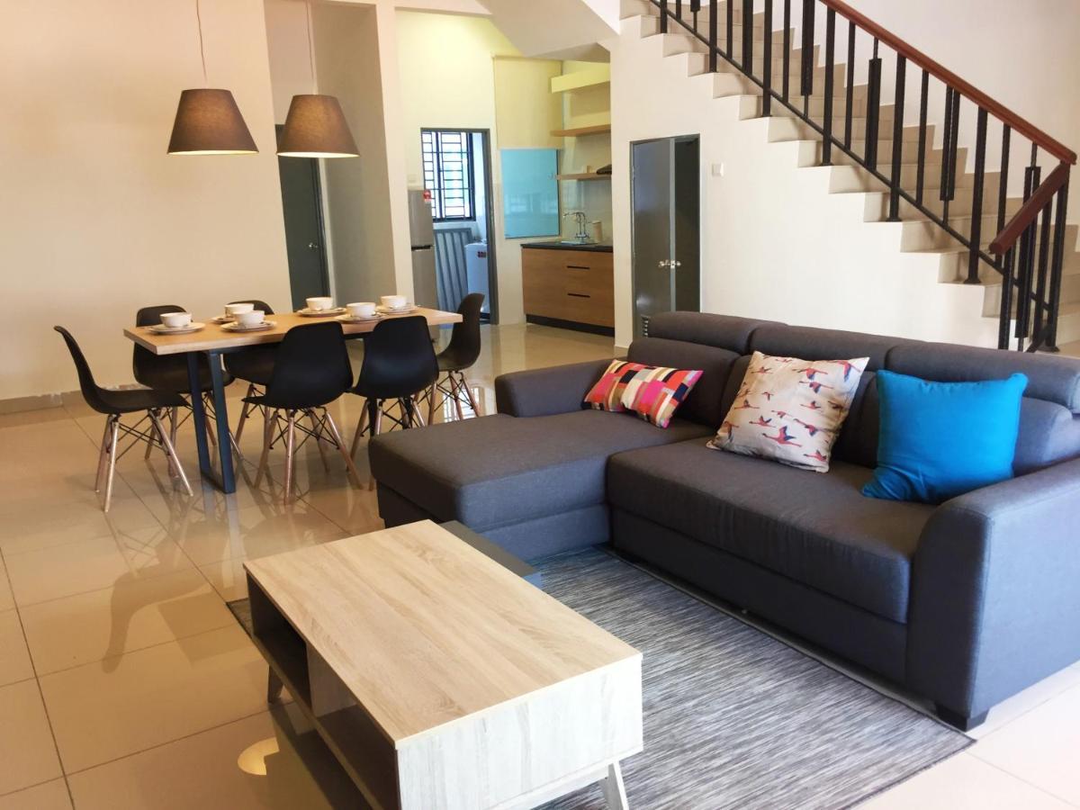 Desaru Cosy Homestay - Near Waterpark, Beach, Rapid -Wifi, Tvbox, Steamboat, Bbq Available Bagian luar foto