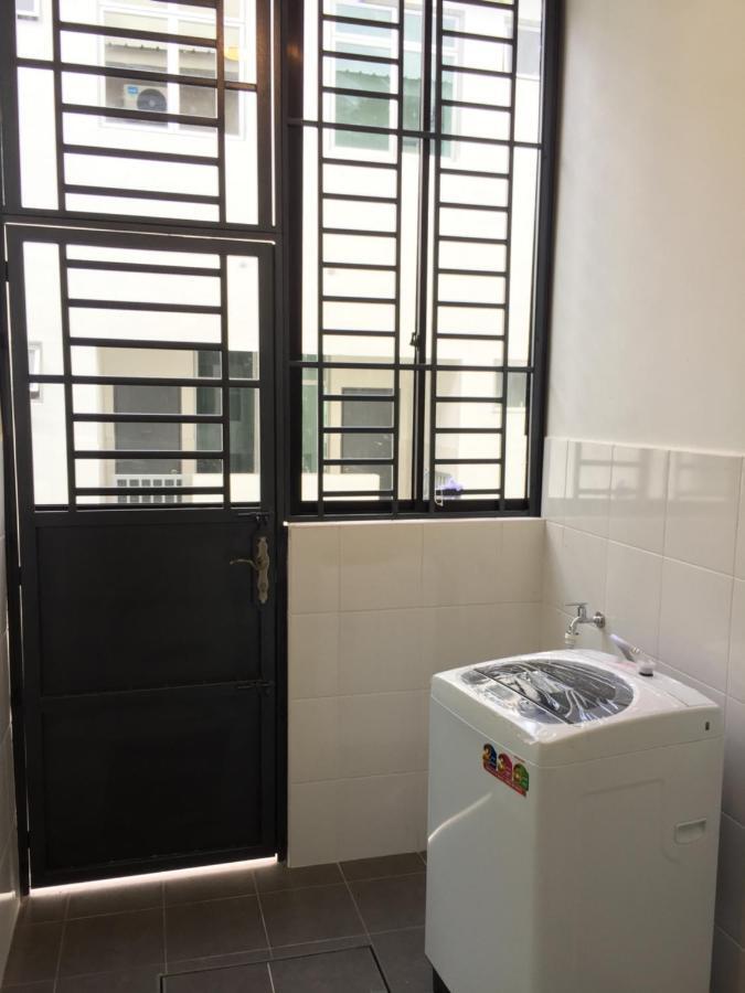Desaru Cosy Homestay - Near Waterpark, Beach, Rapid -Wifi, Tvbox, Steamboat, Bbq Available Bagian luar foto